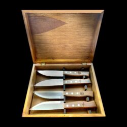 CAJA CON 4 CUCHILLOS PERSONALIZADOS